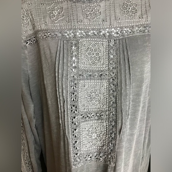 LUCKY BRAND Embroidered Top Shirt Peasant Blouse Pleated Gray Slub Boho 3/4 Slv - Picture 4 of 10